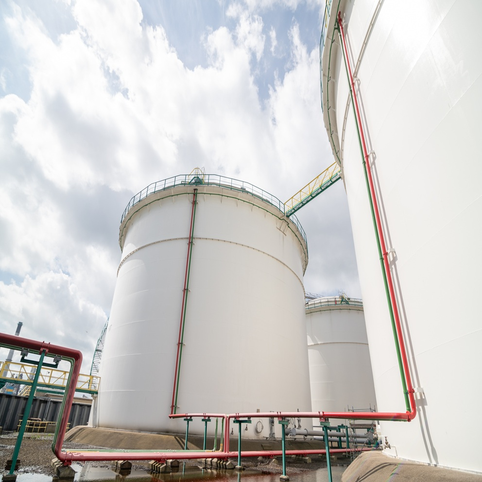 Petroleum tank